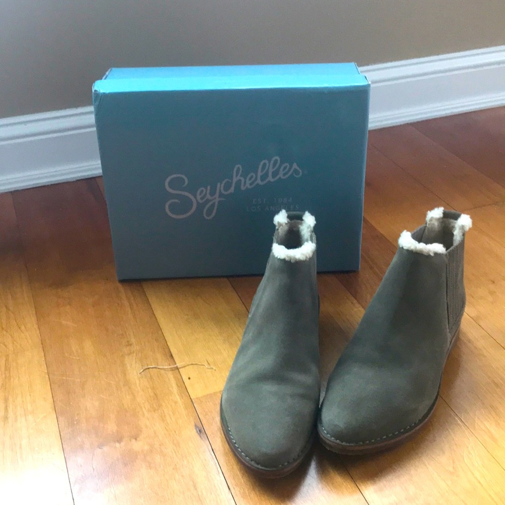 Seychelles Booties NIB